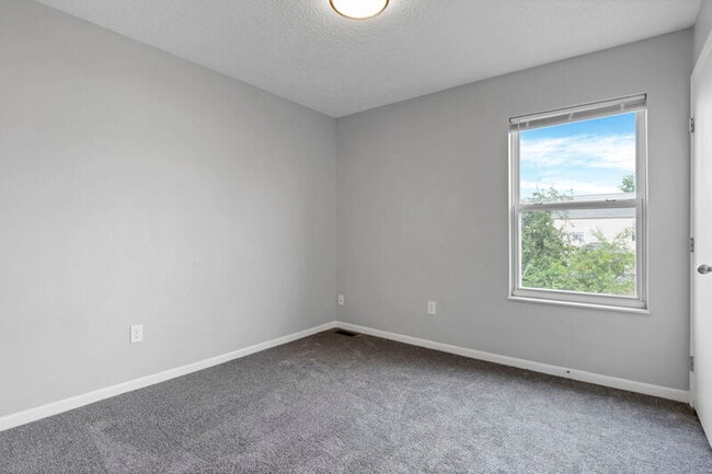Building Photo - 3112 Fabyan Dr