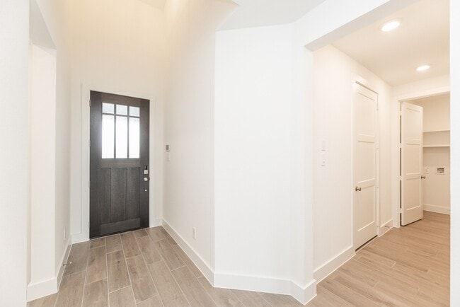 Building Photo - 7819 Cattail Shallows Ln