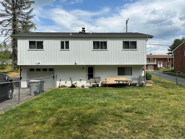 Building Photo - 602 Flint Rd