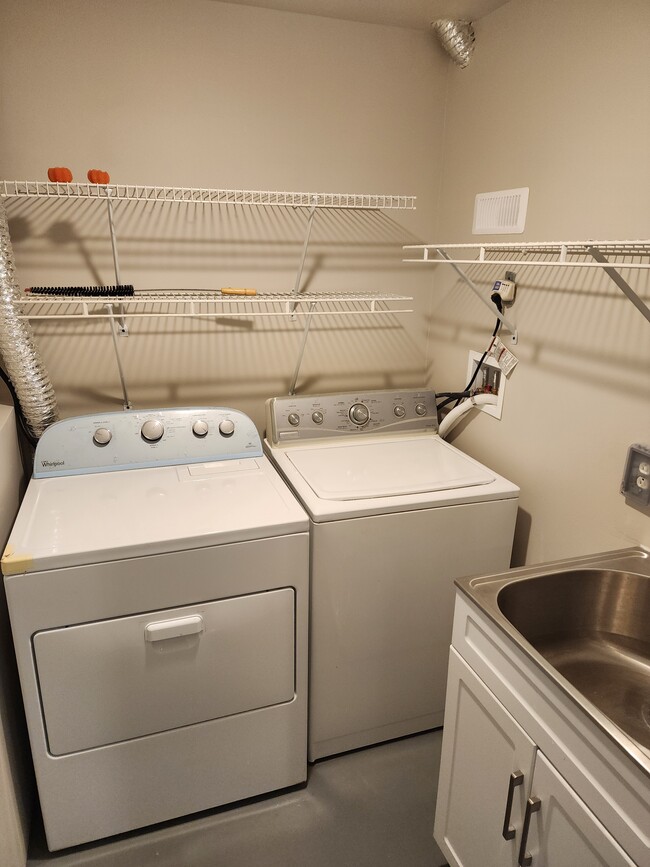 Building Photo - 14627 Thera Way