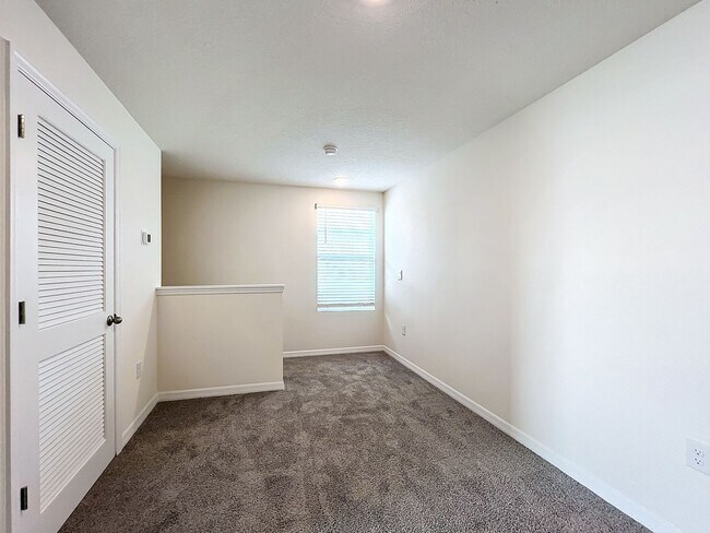 Building Photo - Pet-Friendly 5BR Home in Ocala | Spacious Living in Ocala Crossings South