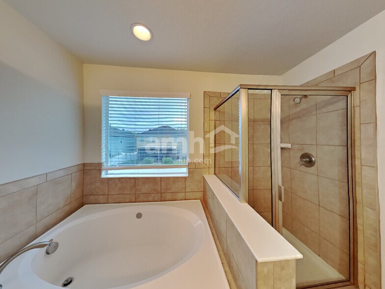 Building Photo - 2806 Maple Brook Loop