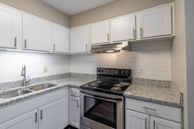 Building Photo - 503 1st Ave SE