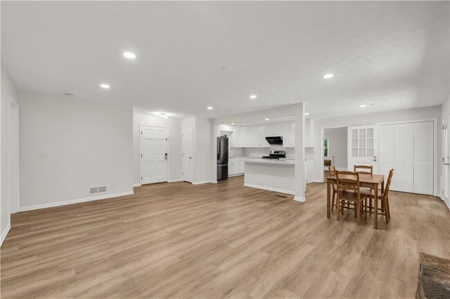 Building Photo - 5722 Port Dr