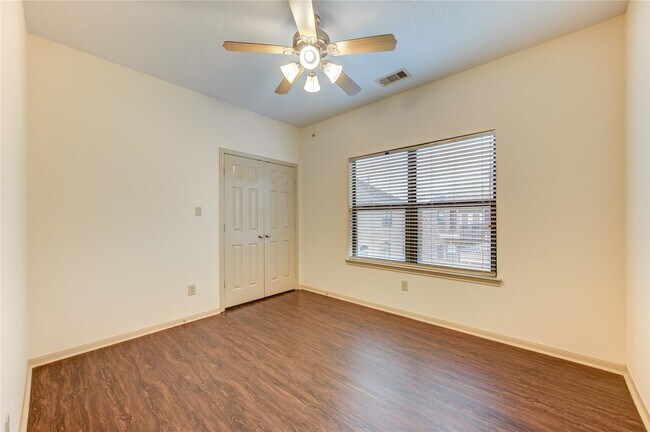 Building Photo - 1622 Hadley St