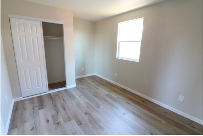 Building Photo - 327 Tewksbury Ave