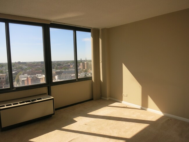 Building Photo - 2754 N Hampden Ct