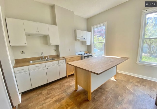 Building Photo - 193 Beech St