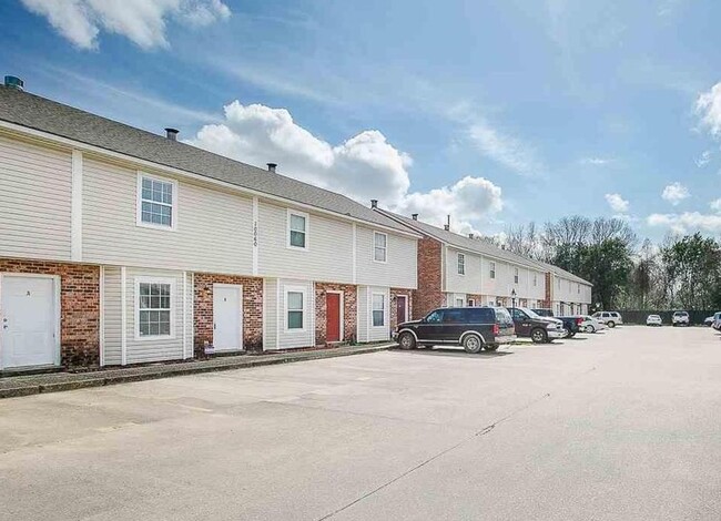 Primary Photo - Condo: Jefferson Towne