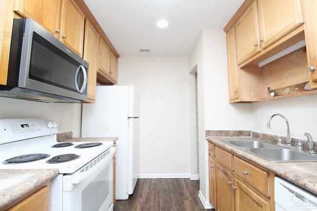 Building Photo - 5207 Charbar Dr