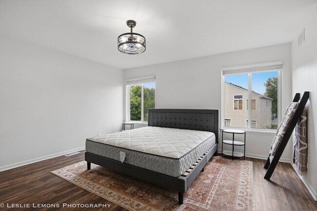 Building Photo - 6816 Twin Falls Dr