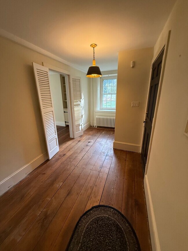 Building Photo - Charming Doylestown Modern Farmhouse