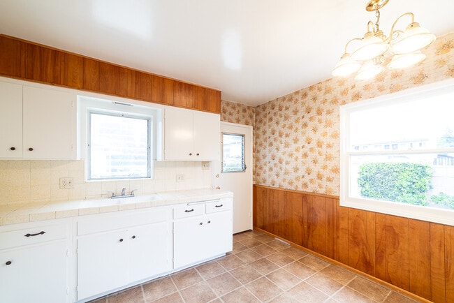 Building Photo - 2217 Addison Way