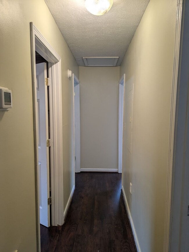 Building Photo - Coming Soon! Charming 3br 1ba in the country ** Rent Special**