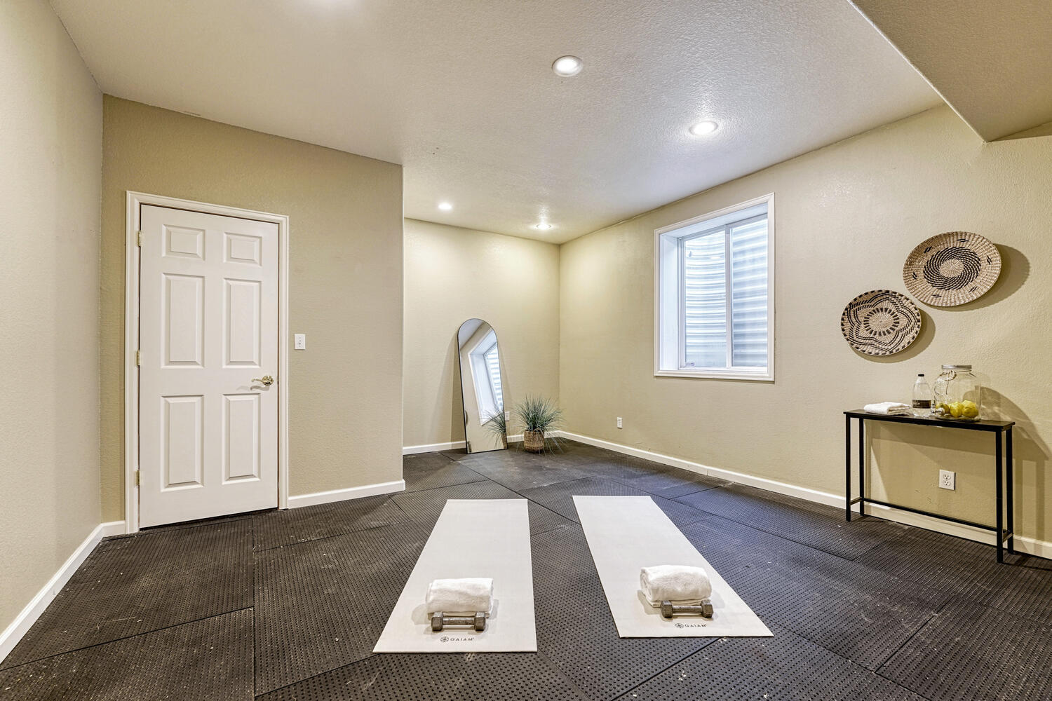 Building Photo - 7170 Windwood Way