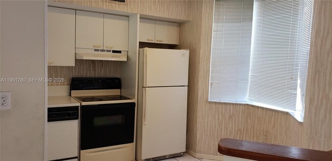 Building Photo - 8620 NW 3rd Ln