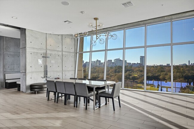 Building Photo - 5925 Almeda Rd