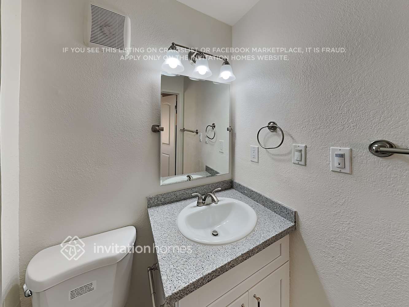 Building Photo - 10437 Reymouth Ave