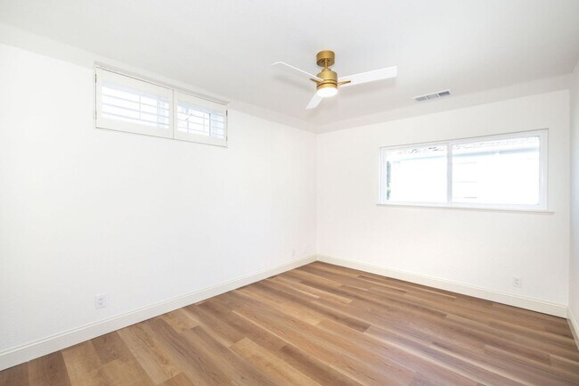 Building Photo - Executive Home With Remodeled Bathrooms + AC in Old Palo Alto