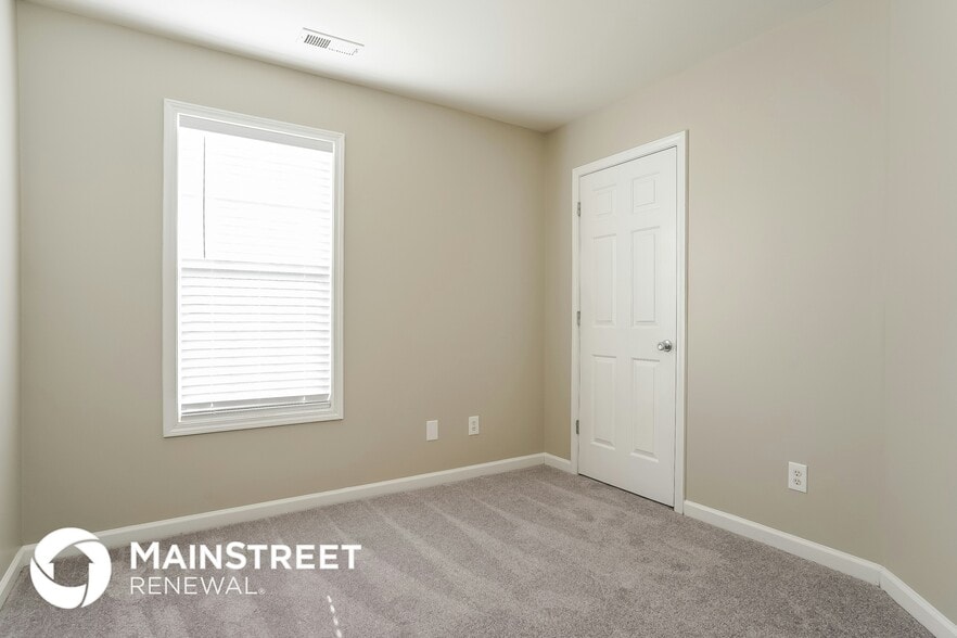 Building Photo - 7109 Bristoe Station Ln