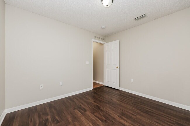 Building Photo - 10303 Frog Pond Dr