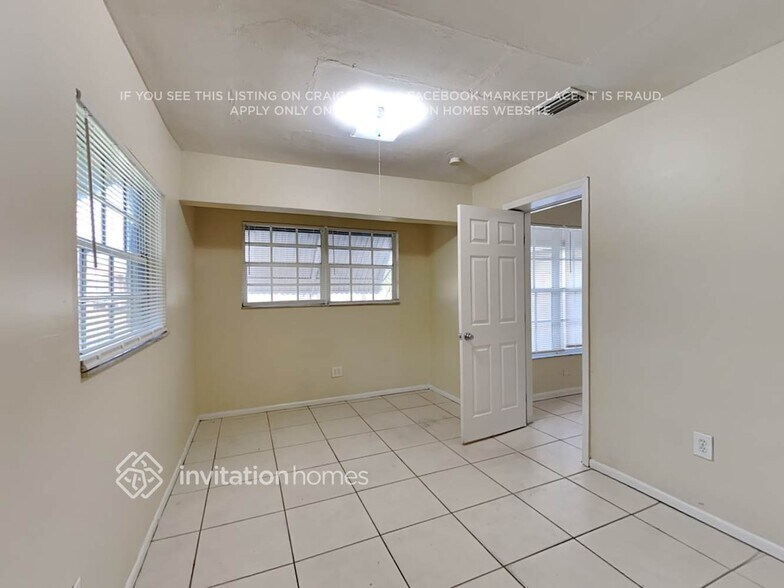 Building Photo - 6980 SW 30th St