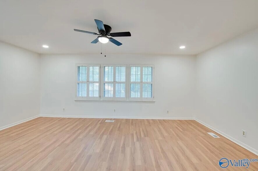 Living Room - 4701 Raton Blvd NW