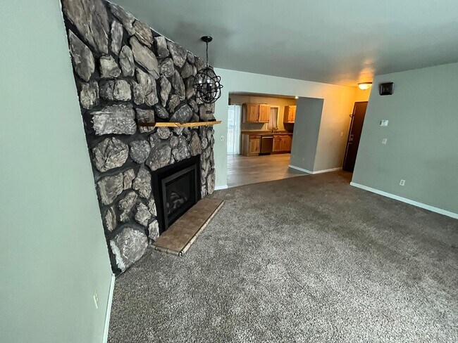 Building Photo - 29 Glacier Ave