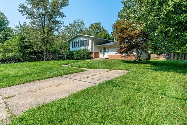 Building Photo - 4228 San Carlos Dr