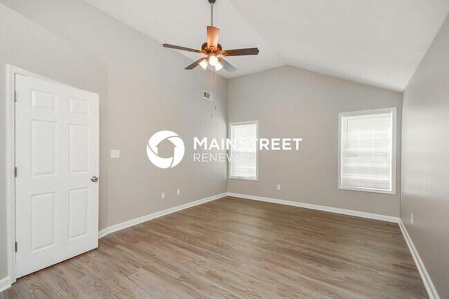 Building Photo - 3 Bedroom Pet-Friendly Home in Lithonia, GA with Main Street Renewal