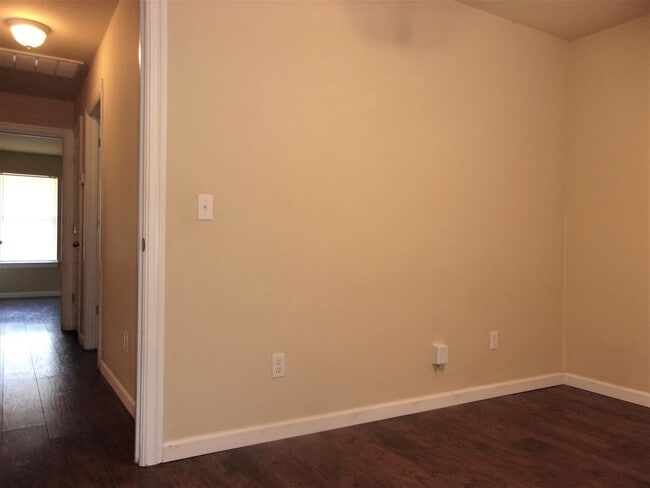 Building Photo - 3 BED 2 BATH 2 CAR GARAGE HOME- NW OKC