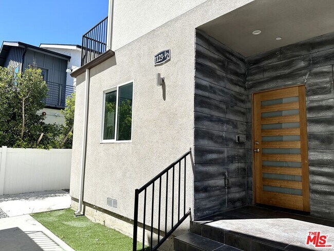 Building Photo - 1123 Browning Blvd