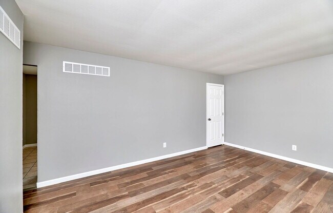 Building Photo - 3049 Orton St