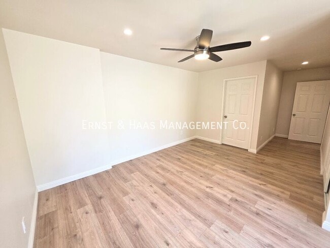 Building Photo - 8459 Luxor St