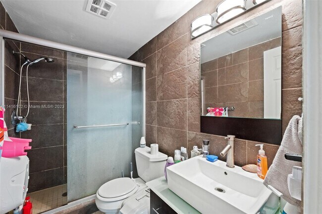 Building Photo - 2600 S Ocean Dr