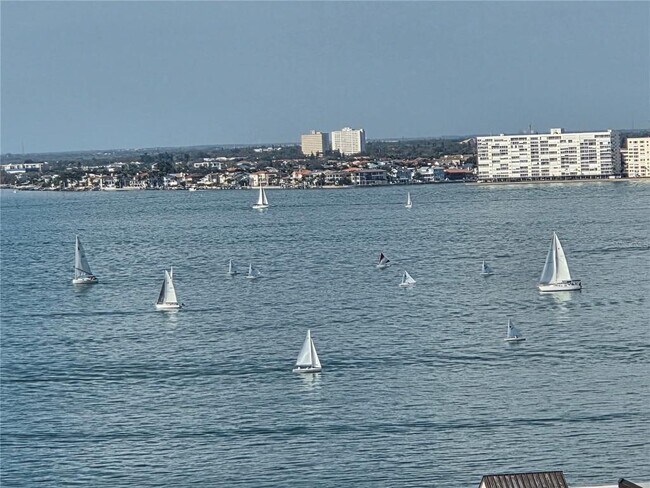 Building Photo - 5200 Brittany Dr S