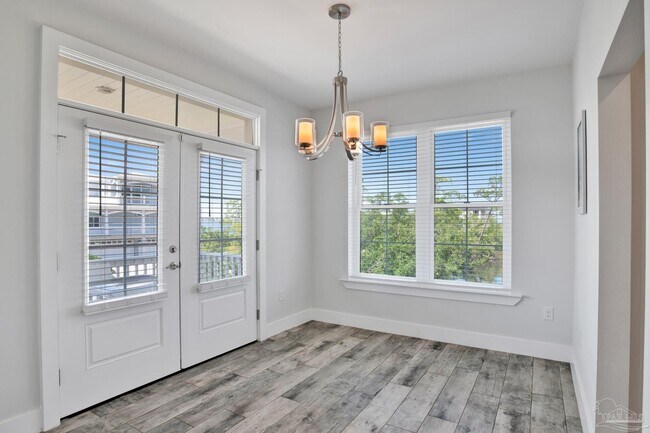 Building Photo - 16262 Tarpon Dr