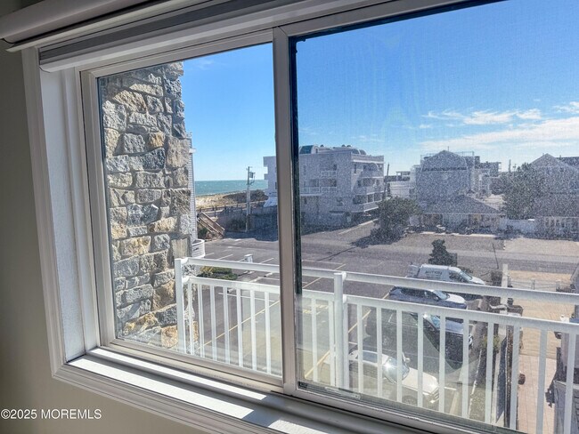 Building Photo - 1 21st Ave