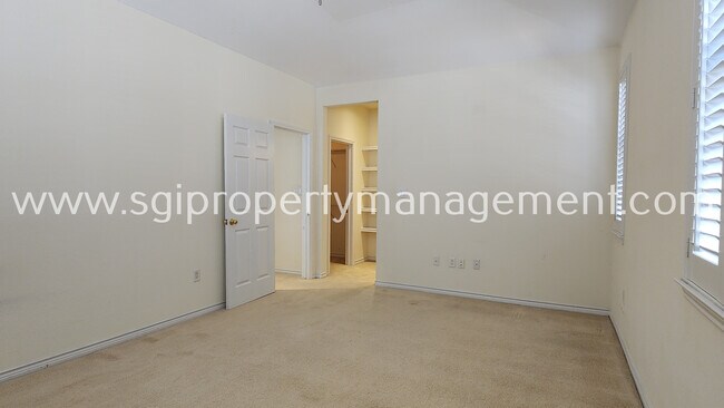 Building Photo - 1221 Lake Pointe Way