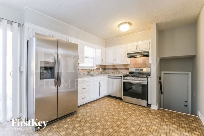 Building Photo - 680 Springhollow Ln SW