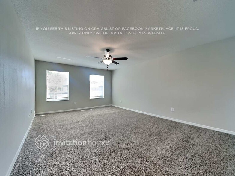 Building Photo - 10654 Lake Montauk Dr