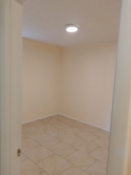 Building Photo - 2537 Chris Ct