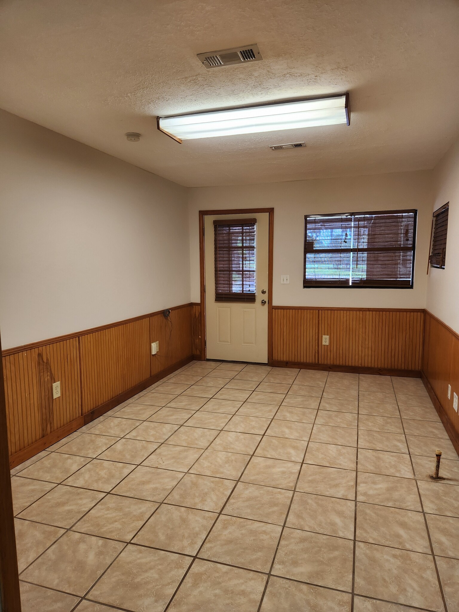 2nd bedroom/office - 5212 Bertsville Rd