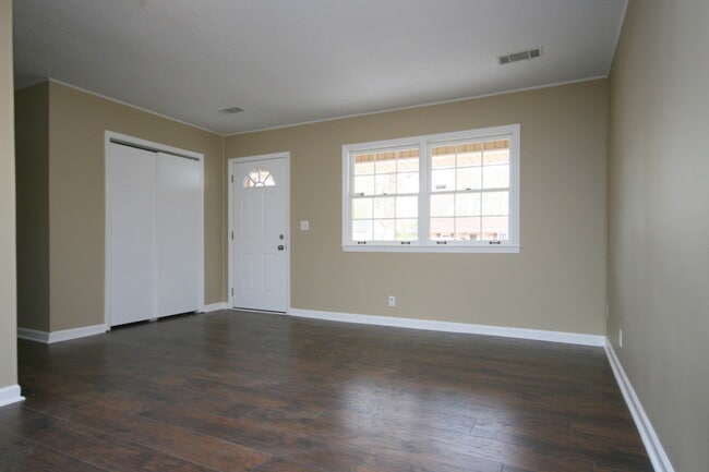 Building Photo - 4015 Apollo Dr SW