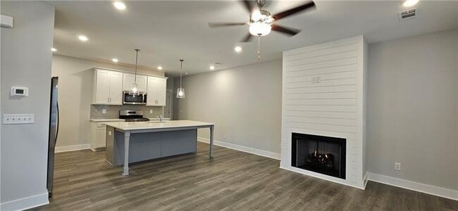 Building Photo - 1727 Prospect Wy