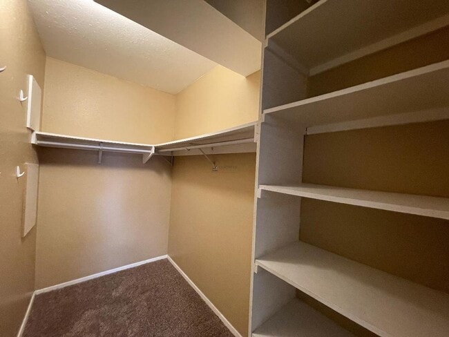 Building Photo - Centrally Located Trinity Condo Unit 626