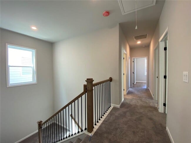 Building Photo - 5037 Silver Fox Trl