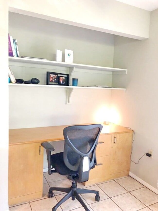 Building Photo - Keonekai Villages upstairs 2 bedroom, 1.5 ...