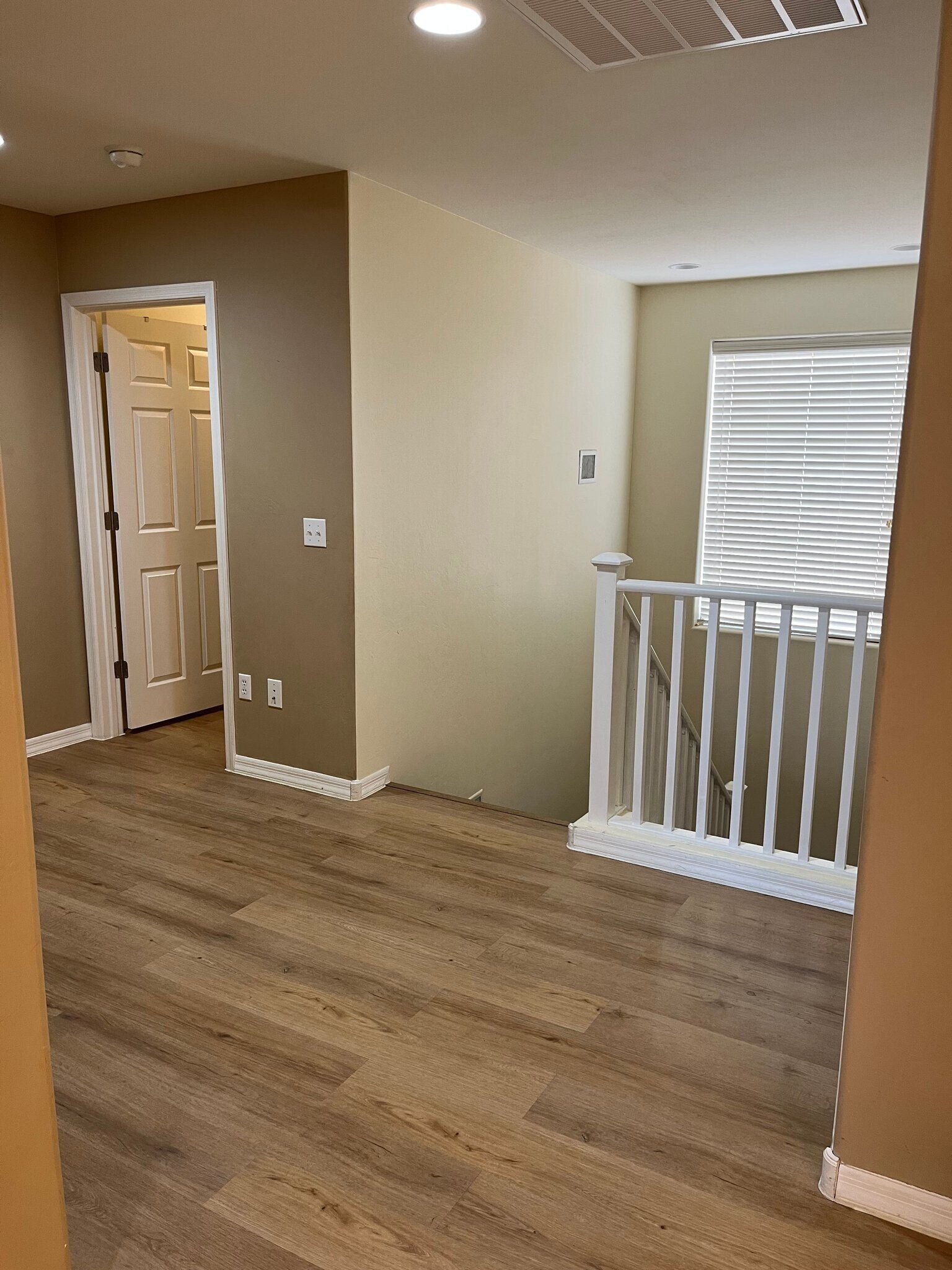 Building Photo - 10437 S Painted Mare Dr