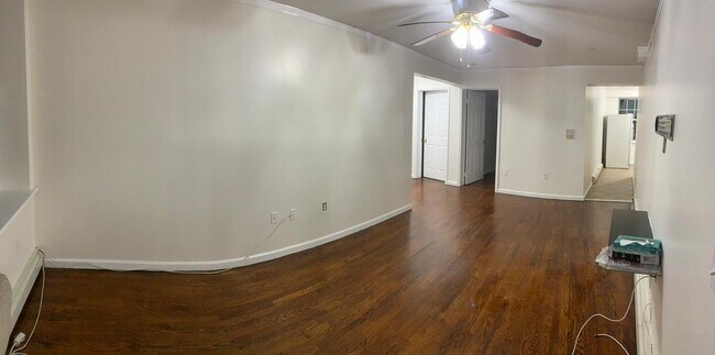 Living Room - 189A W Kingsbridge Rd
